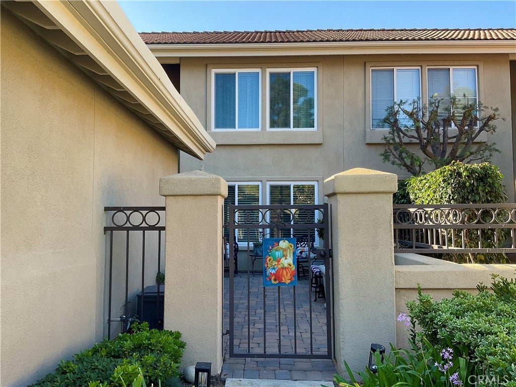27585 Paseo Segovia