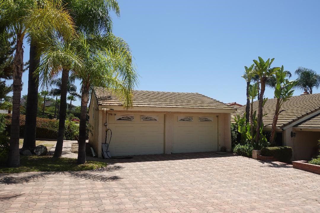 2534 E Vista