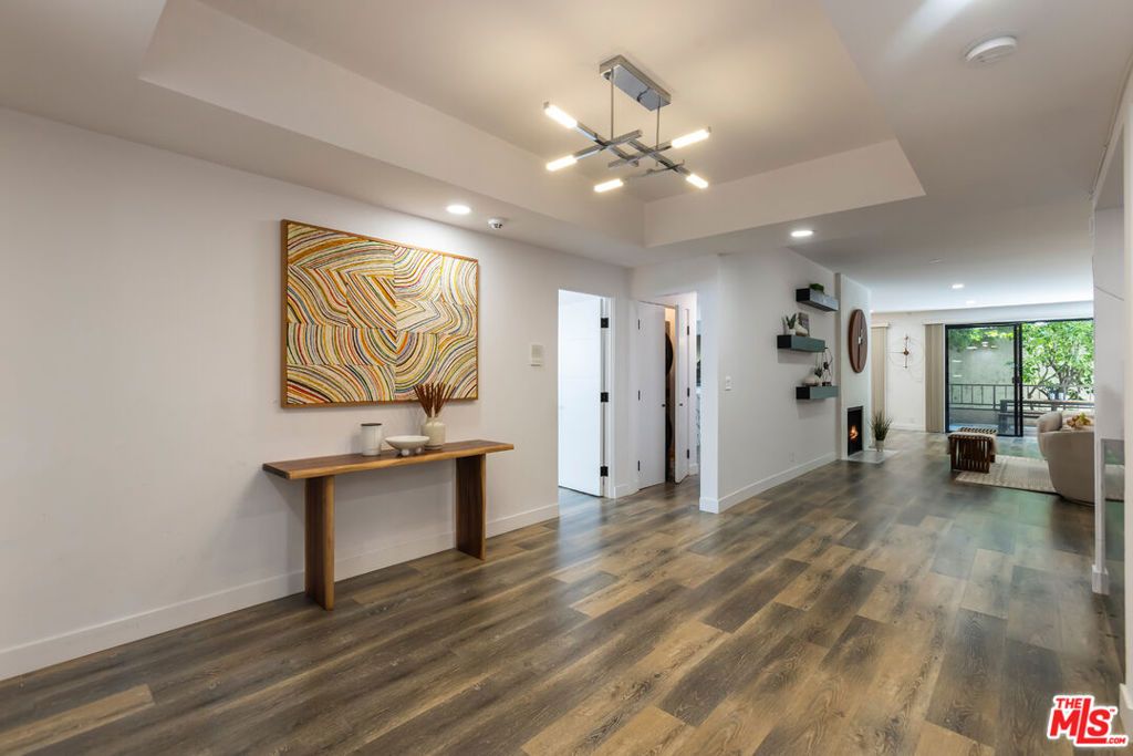 Photo of 1210 N Kings Road #101, West Hollywood, CA 90069 (MLS # 25631663)