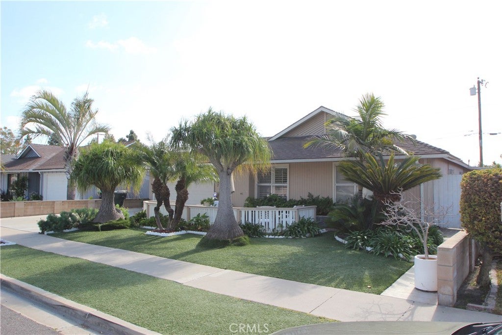 1067 Cheyenne Street, Costa Mesa CA 92626