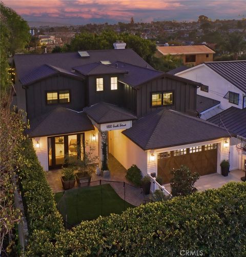 Photo of 1852 6th, Manhattan Beach, CA 90266 (MLS # SB26018797)