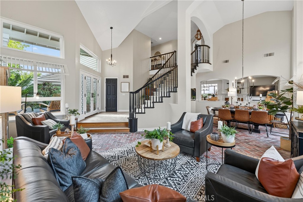 21352 Silvertree Lane