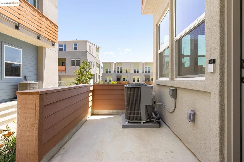 Photo of 28942 Parkridge Loop Loop #108, Hayward, CA 94544 (MLS # 41115087)
