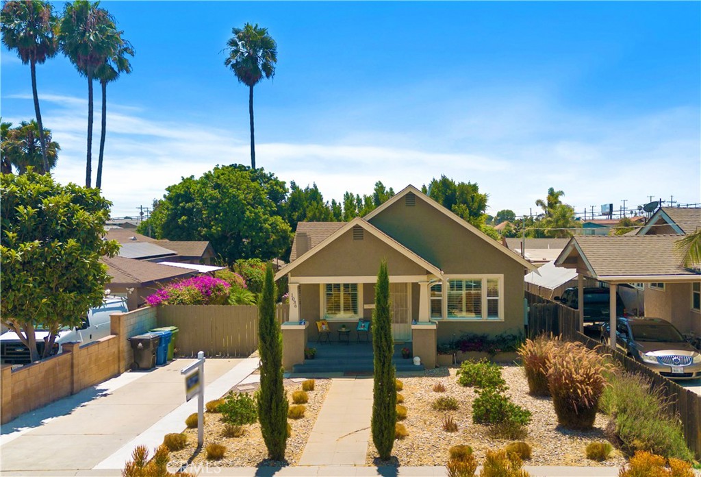 1036 W Dolores Street
