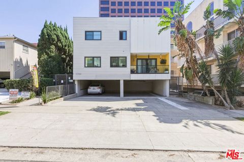 Photo of 11746 Goshen Avenue #6, Los Angeles, CA 90049 (MLS # 26664991)