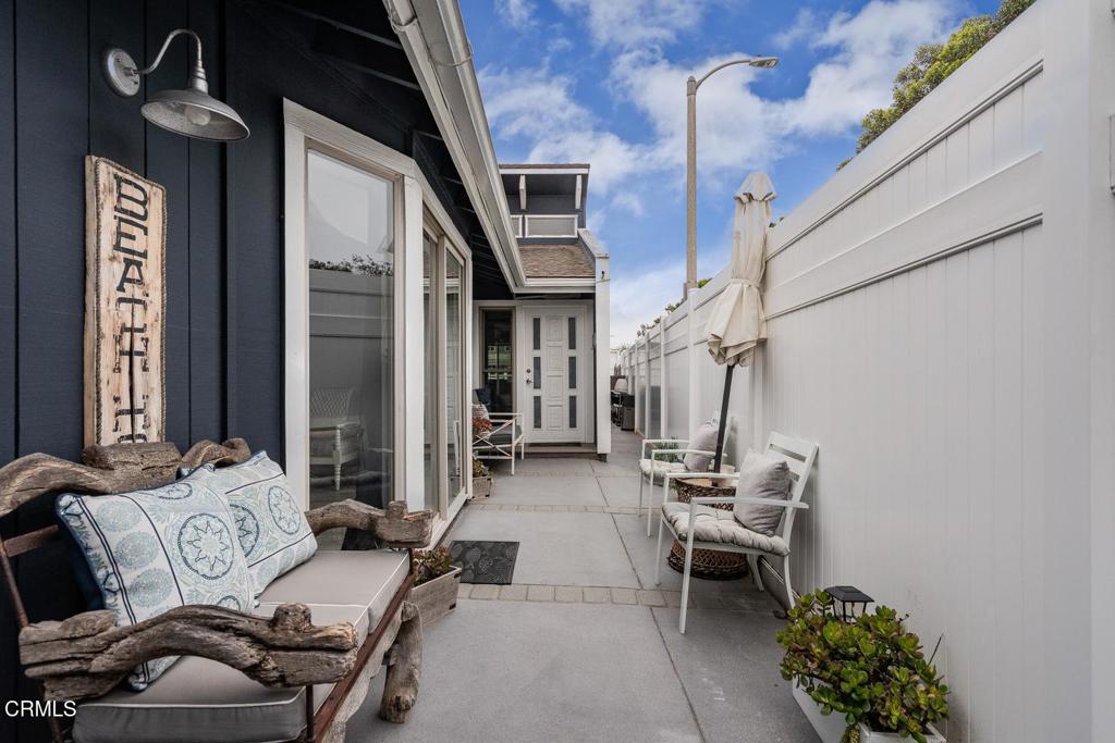 Oxnard, California, 93035, United States, 2 Bedrooms Bedrooms, ,2 BathroomsBathrooms,Residential,Active,2044983