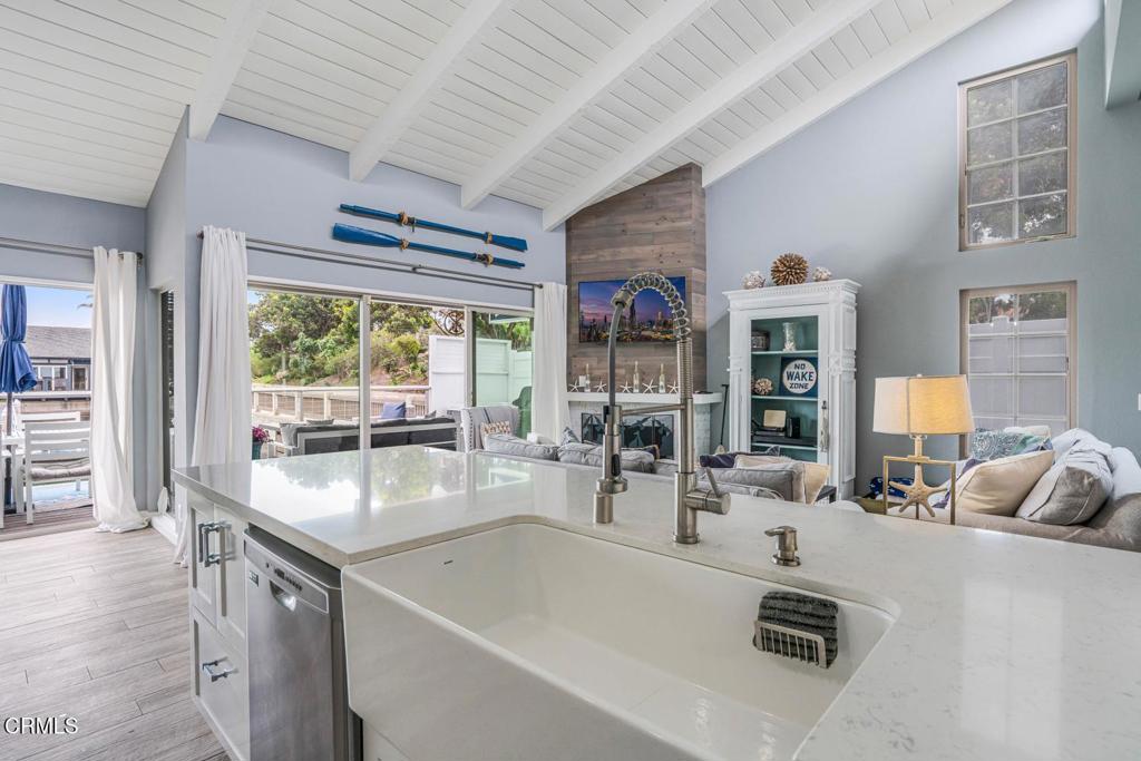 Oxnard, California, 93035, United States, 2 Bedrooms Bedrooms, ,2 BathroomsBathrooms,Residential,Active,2044983