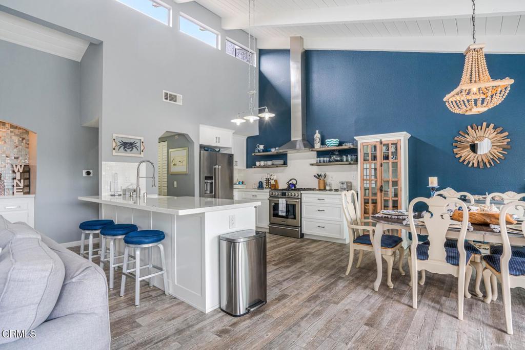 Oxnard, California, 93035, United States, 2 Bedrooms Bedrooms, ,2 BathroomsBathrooms,Residential,Active,2044983