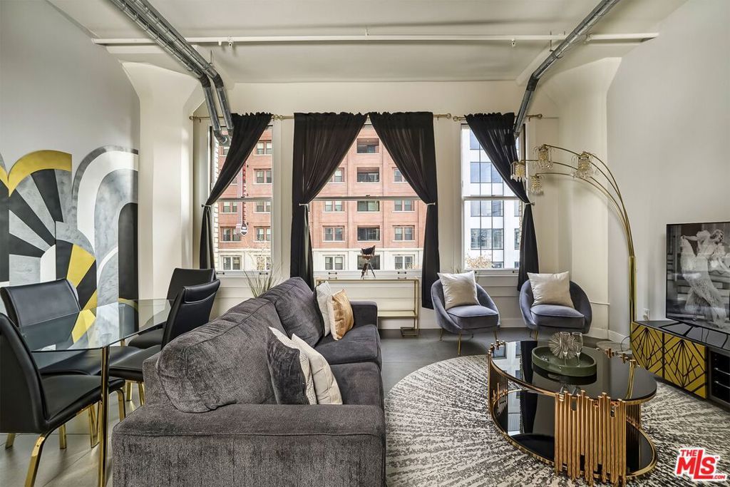 Photo of 939 S Broadway #304, Los Angeles, CA 90015 (MLS # 25595523)