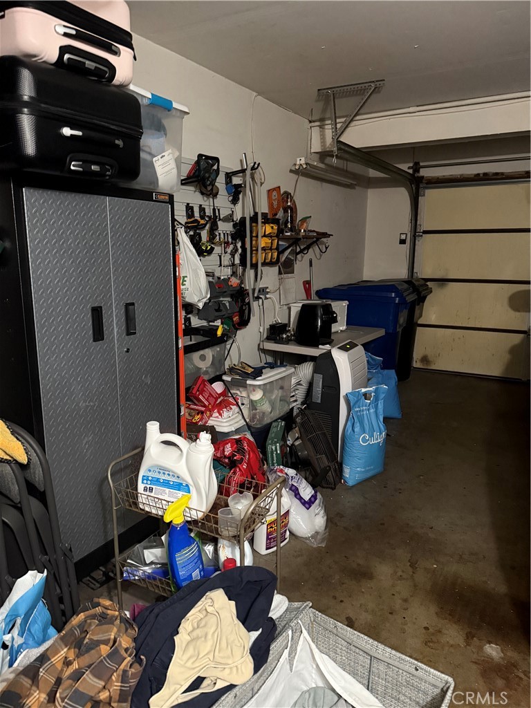 9565 Graham St - Residential