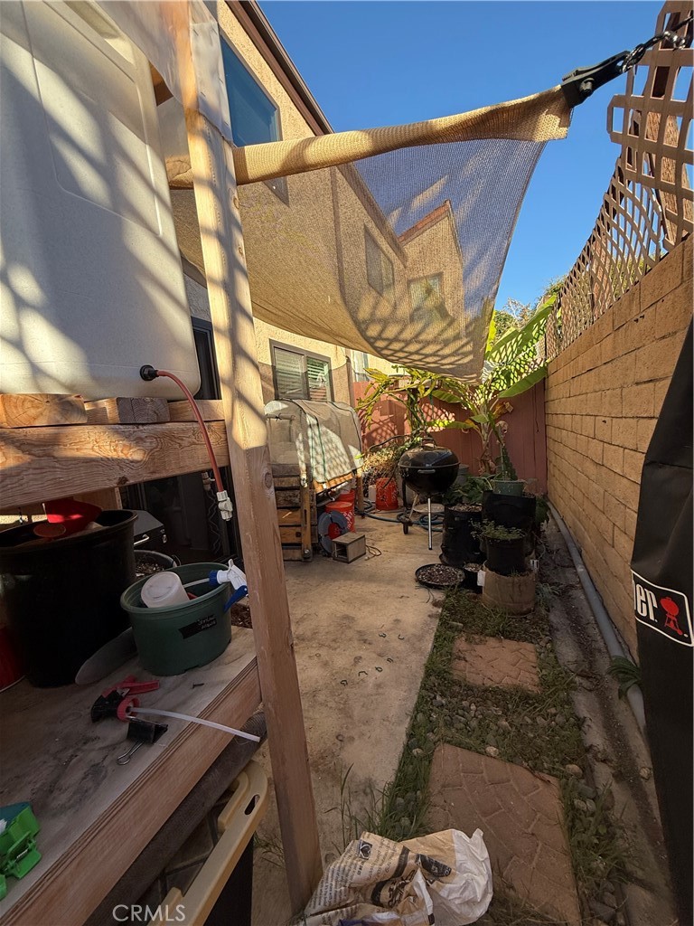 9565 Graham St - Residential