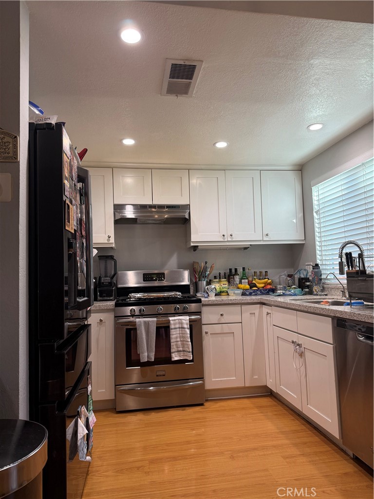 9565 Graham St - Residential