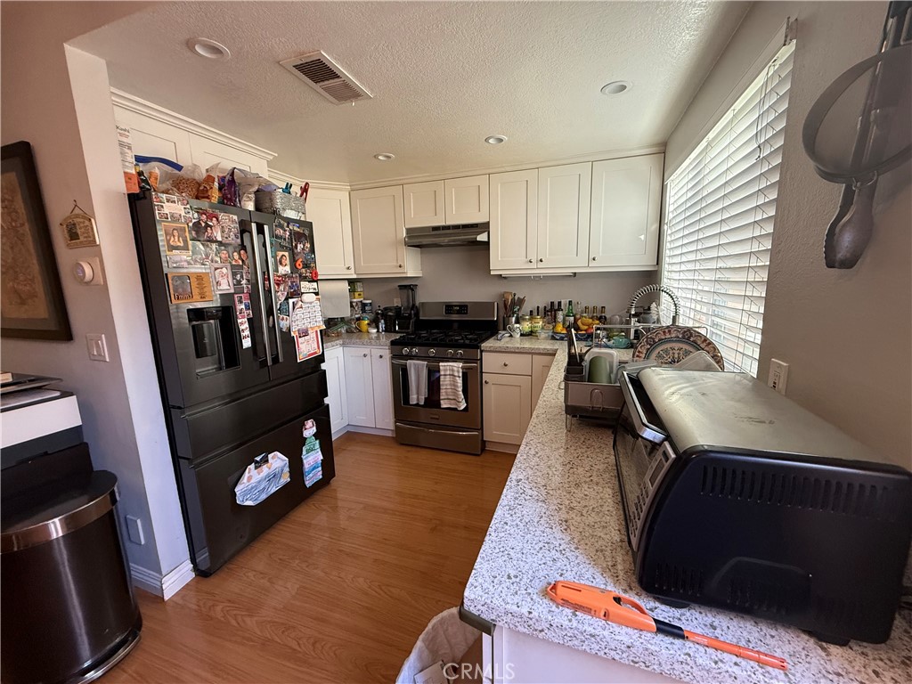 9565 Graham St - Residential