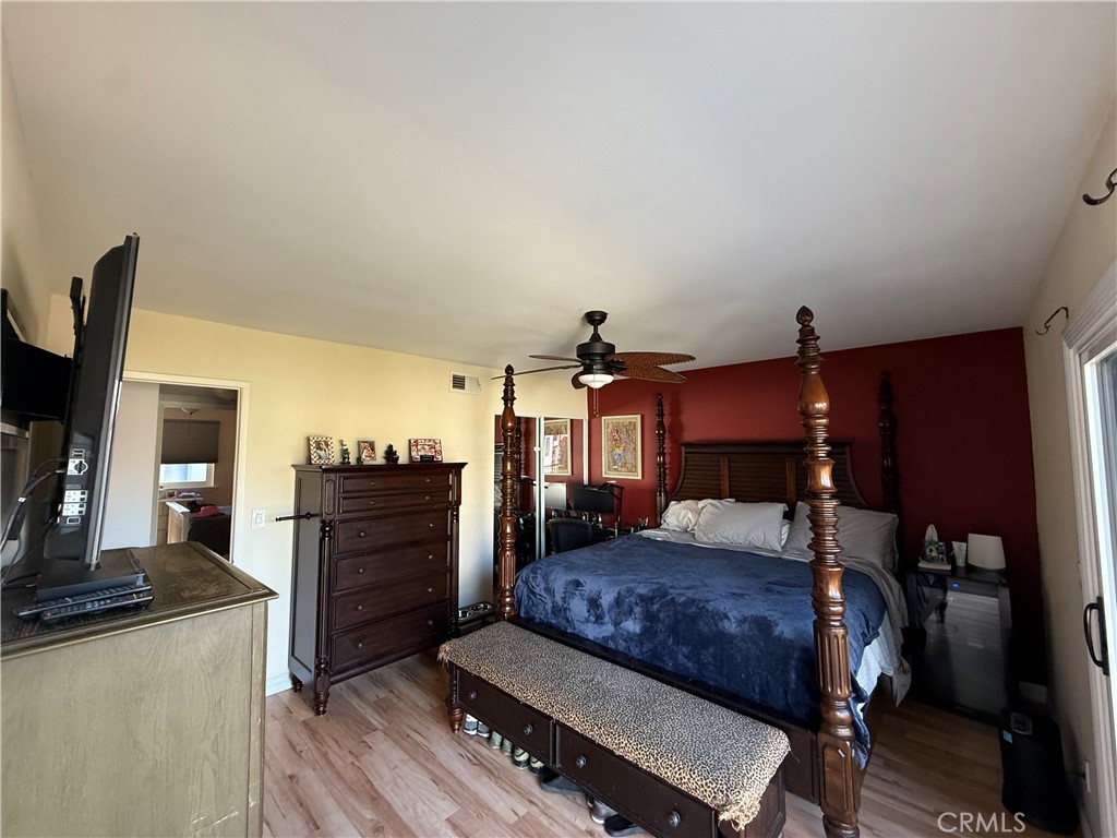 9565 Graham St - Residential