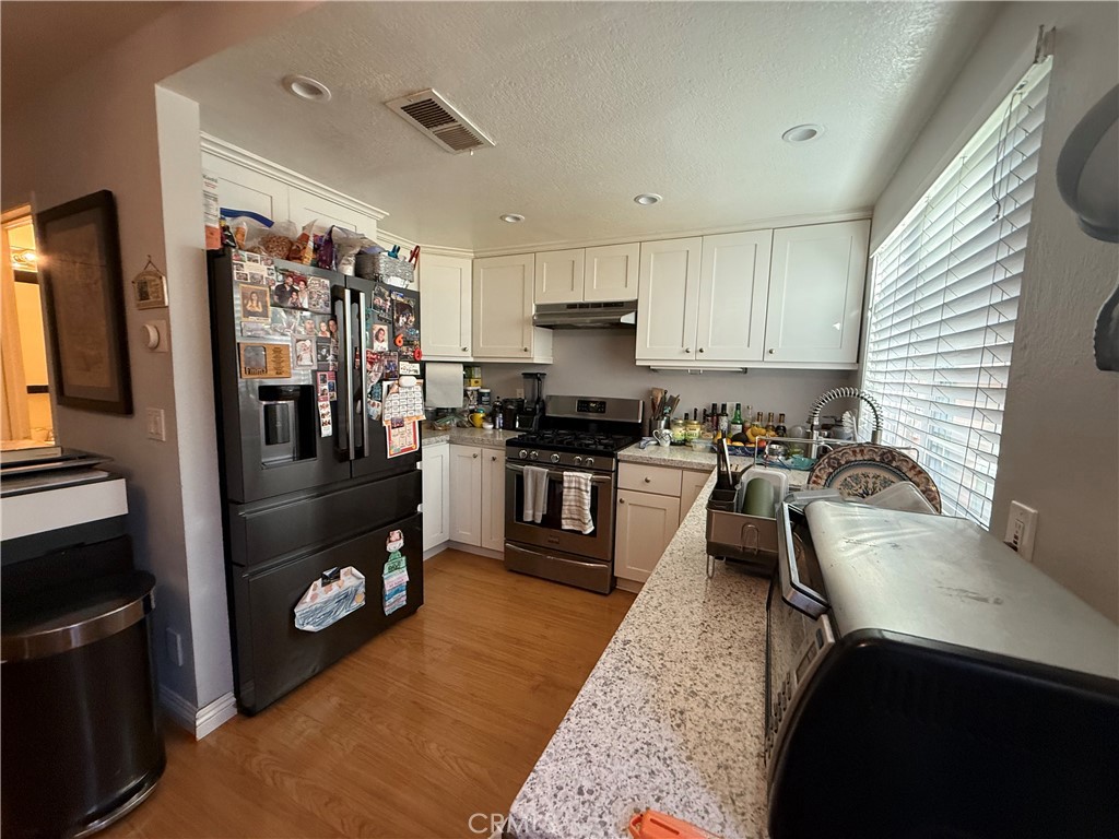 9565 Graham St - Residential