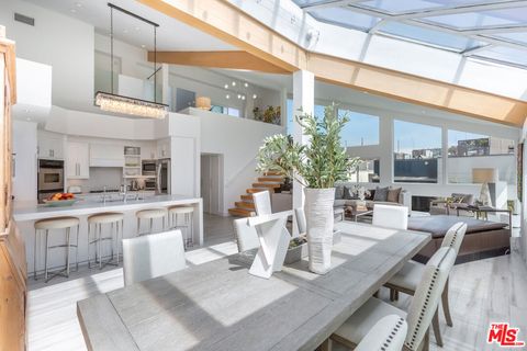 Photo of 18 Union Jack Street #302, Marina Del Rey, CA 90292 (MLS # 25567001)