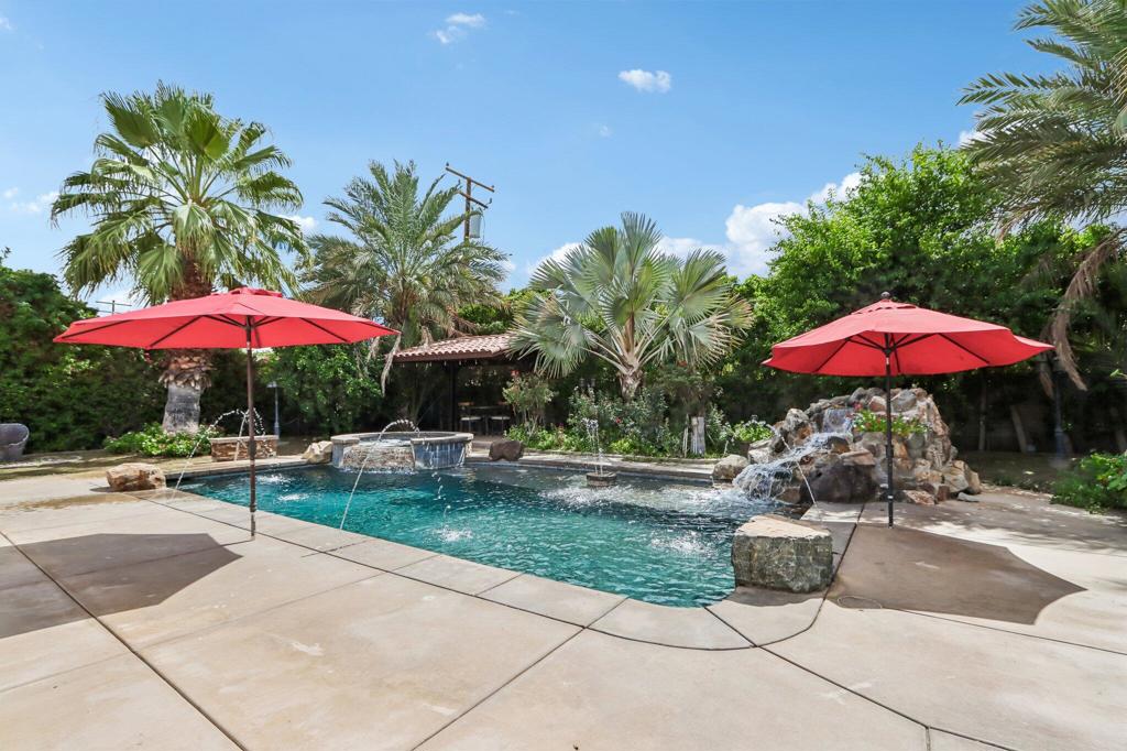 73835 Fred Waring Drive