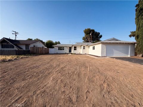 Photo of 27807 Pluto St, Highland, CA 92346 (MLS # IV26094480)