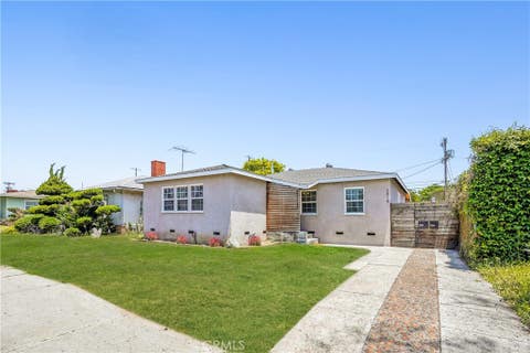 Photo of 3816 S Victoria Avenue, Los Angeles, CA 90008 (MLS # DW26129888)