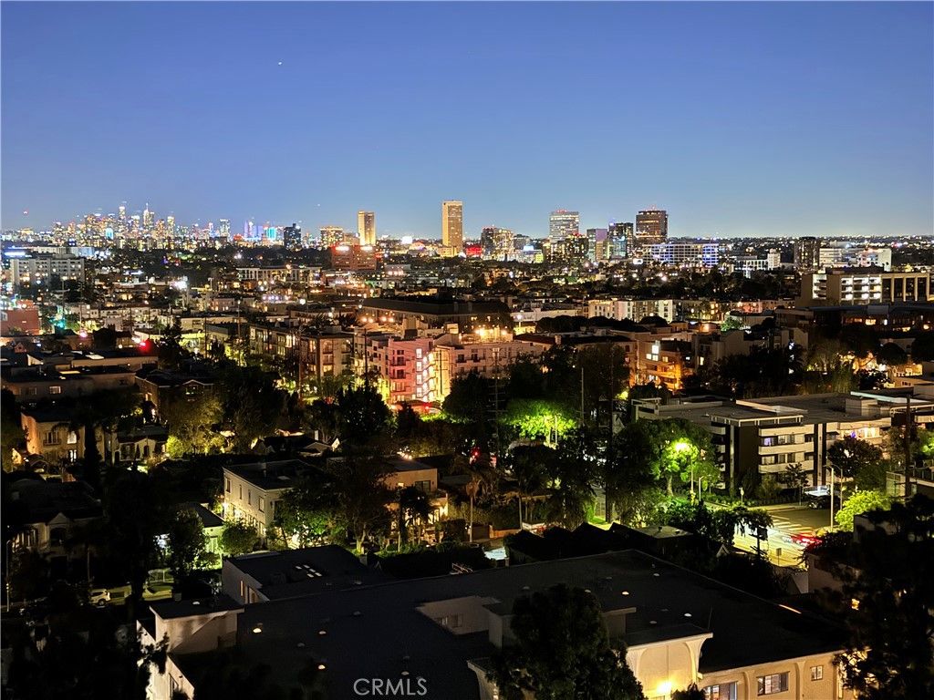 Photo of 100 S Doheny Drive #PH05, Los Angeles, CA 90048 (MLS # SR26052568)