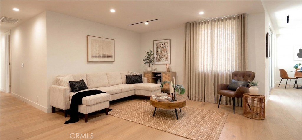 100 S Doheny Drive PH05