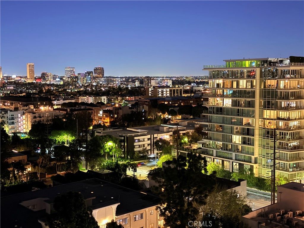 Photo of 100 S Doheny Drive #PH05, Los Angeles, CA 90048 (MLS # SR26052568)