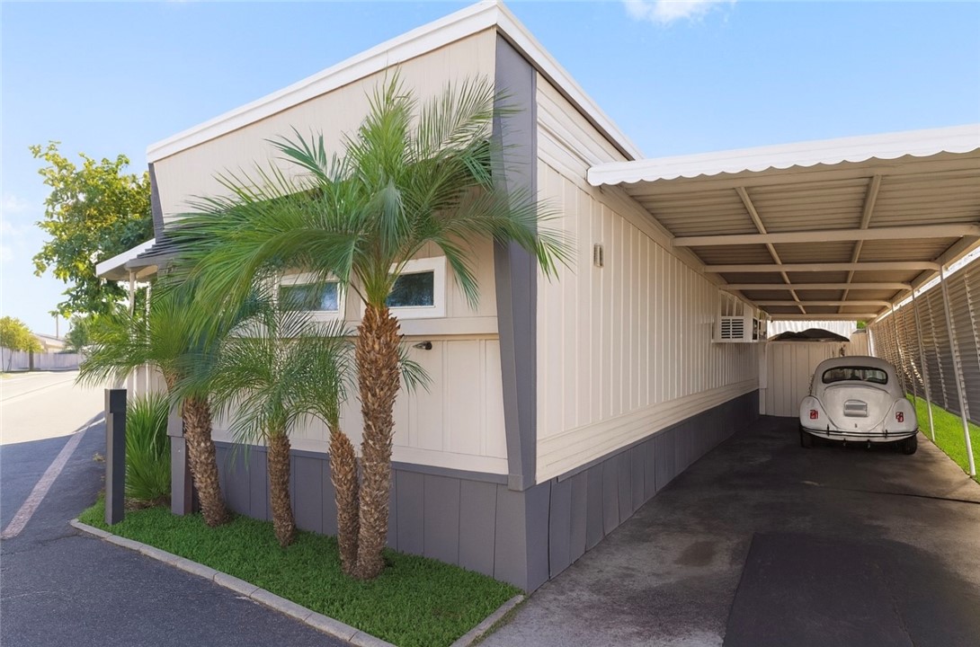 1045 Azusa Avenue 191