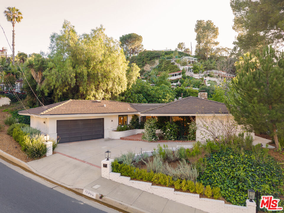 16644 Calneva Drive