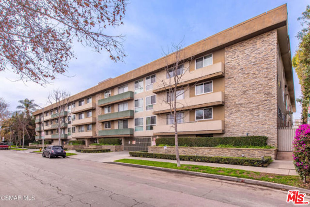 Welcome to Sycamore Villas, a well-maintained condominium community located in the desirable Hancock Park area. This spacious 1-bedroom, 1-bathroom residence includes the rare benefit of two assigned parking spaces, offering convenience and value. The home features an open layout with great natural light and access to community amenities, including a sparkling swimming pool for relaxation and enjoyment. The building is professionally managed and offers a well-cared-for environment, making daily living comfortable and stress-free. Ideally located near shopping, dining, and entertainment, this residence provides easy access to all that the Hancock Park neighborhood has to offer. Don't miss this opportunity to own a home in one of Los Angeles's most sought-after communities.
