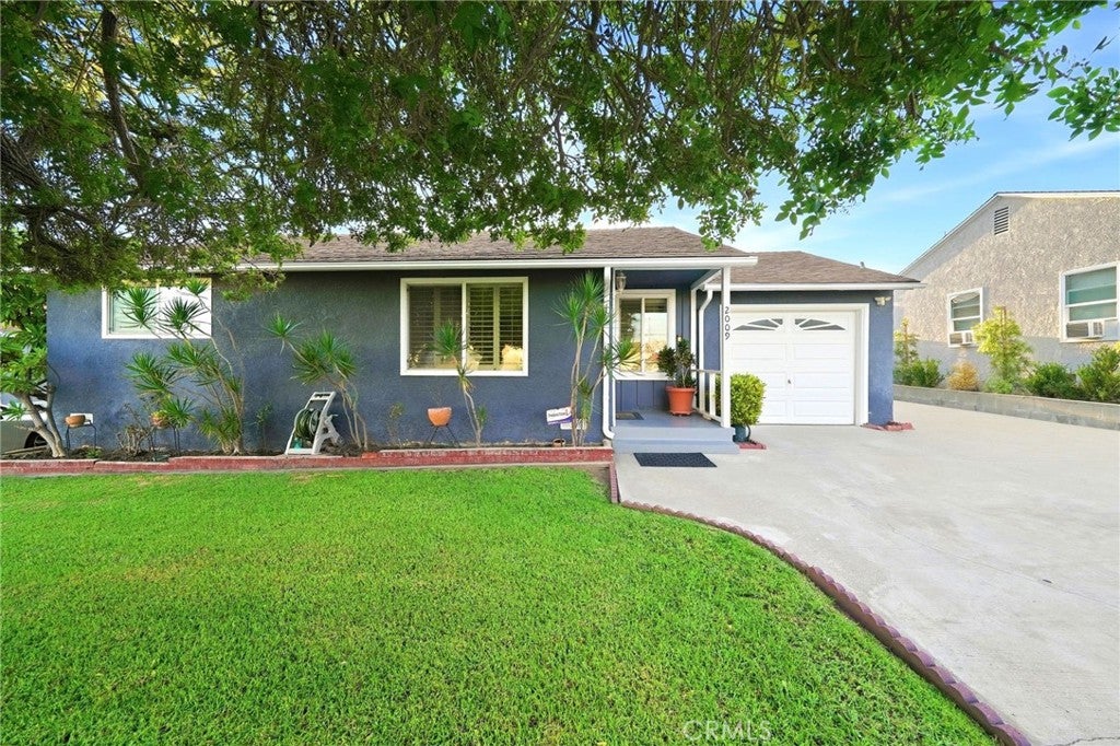 2009 Graylock Avenue