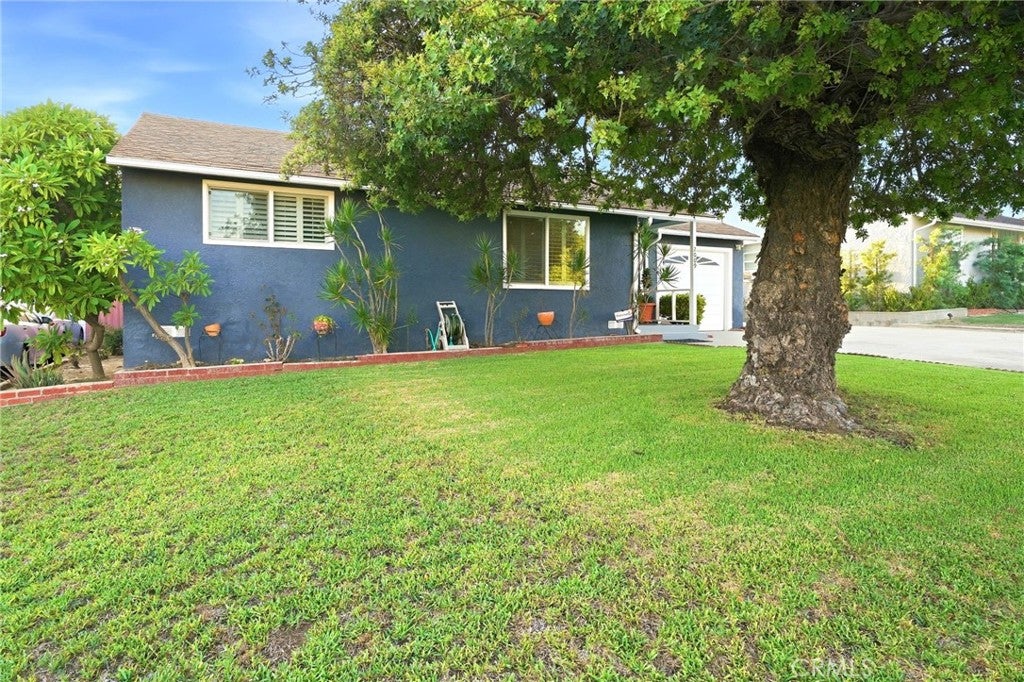 2009 Graylock Avenue
