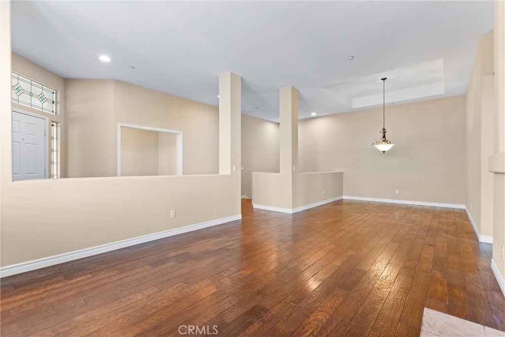 275 S San Vicente