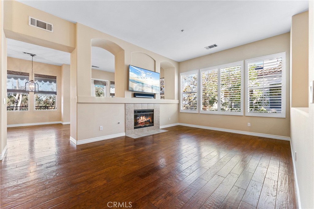 275 S San Vicente