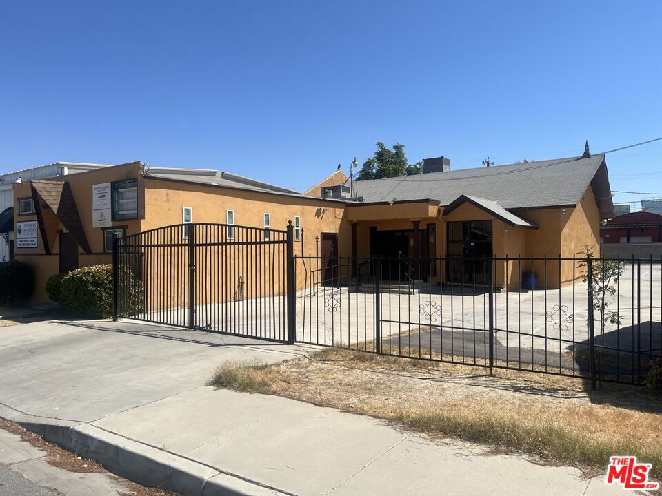 1223 Dolores Street