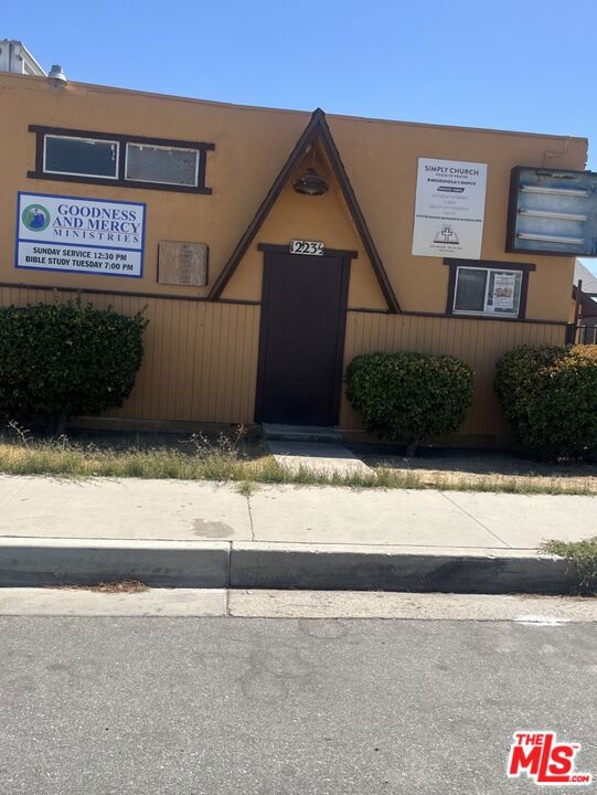 1223 Dolores Street