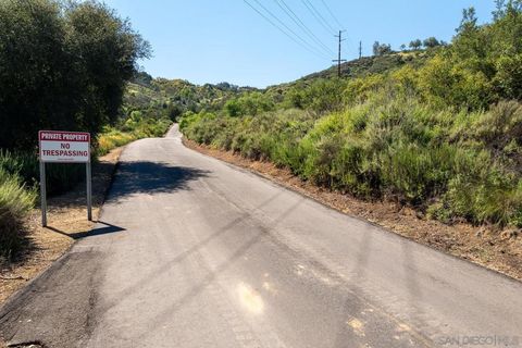 Photo of 27995 Cougar Pass Rd Rd, Escondido, CA 92026 (MLS # 260006775SD)