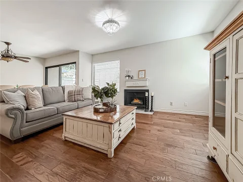 MLS: SR26161573