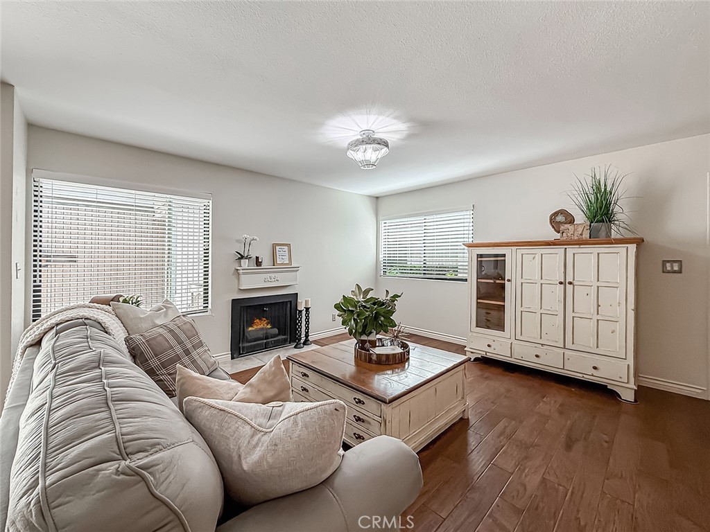 10740 Woodley
