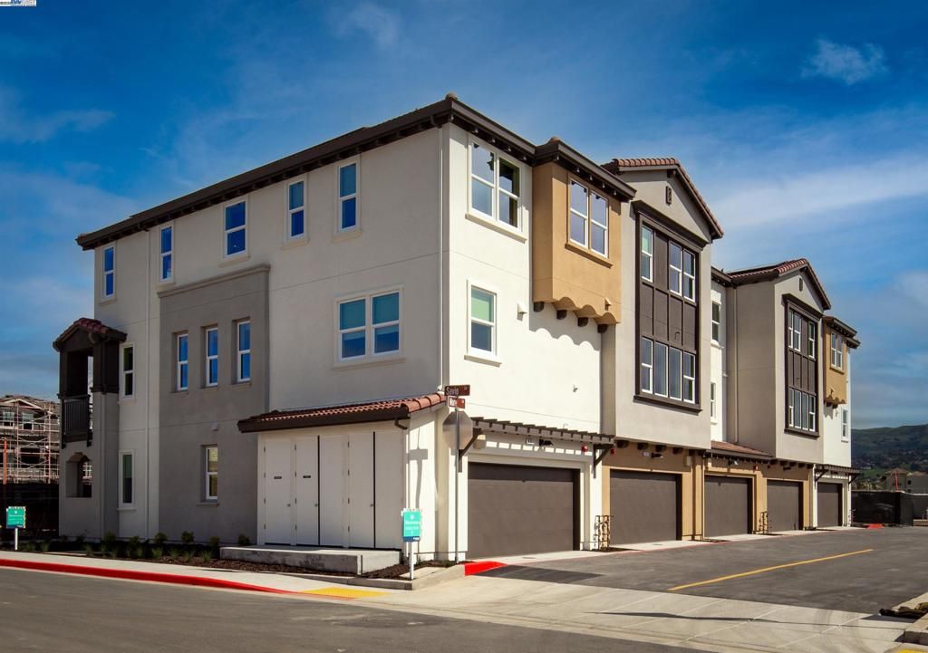 Photo of 952 Blaise Lane #1001, Morgan Hill, CA 95037 (MLS # 41115193)