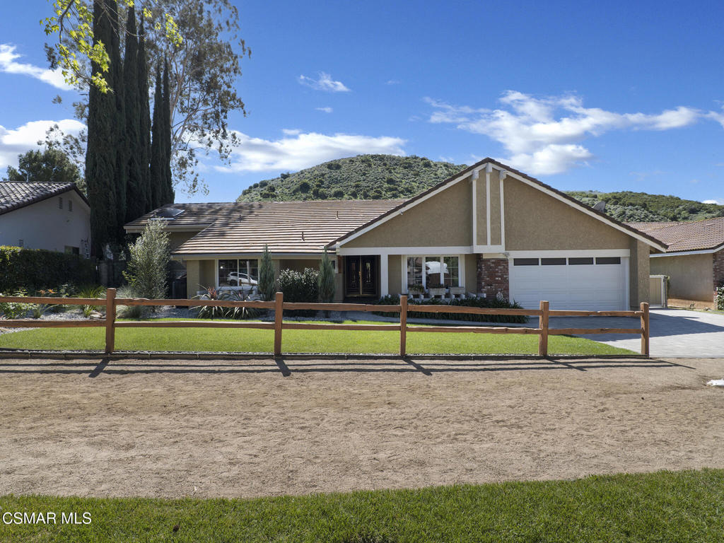 1590 Meander Drive