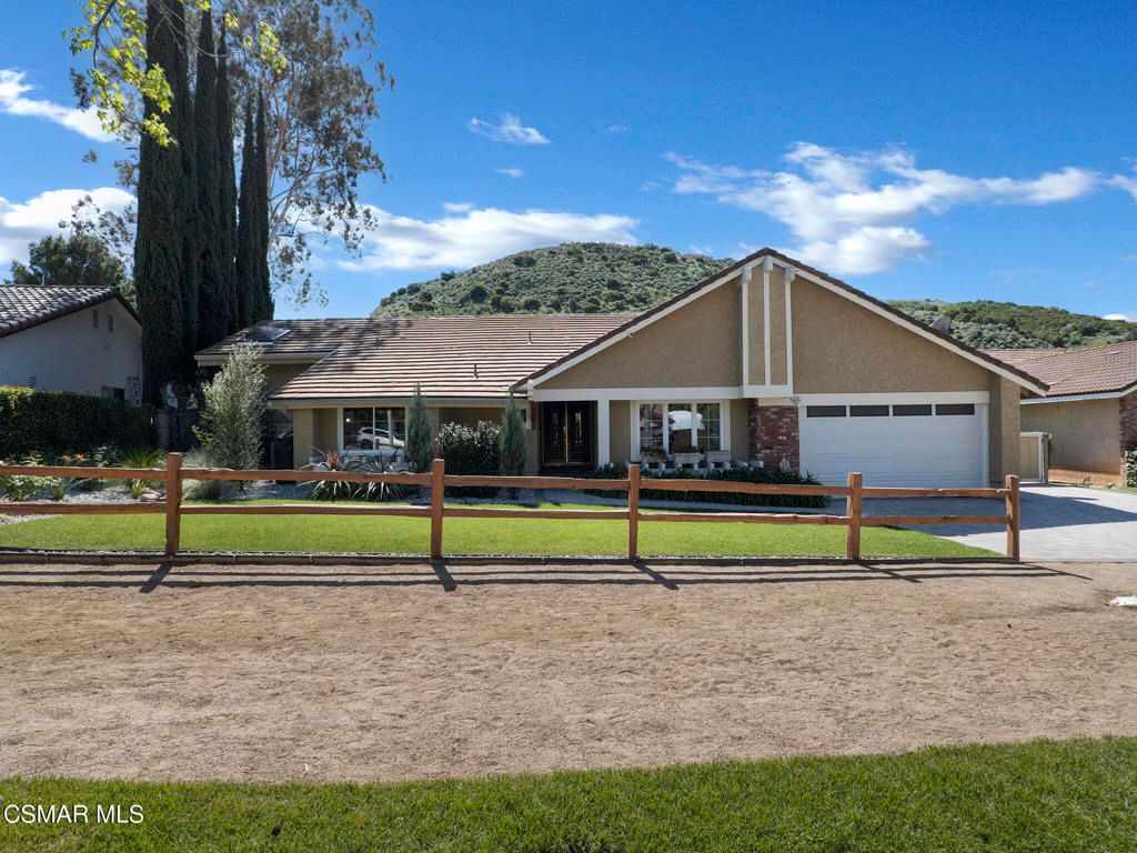 Photo of 1590 Meander Drive, Simi Valley, CA 93065 (MLS # 226001297)