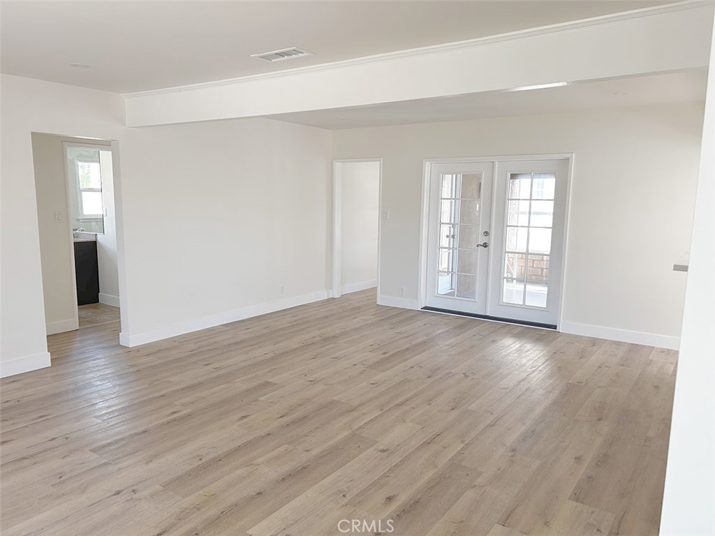 10626 Roseton Avenue