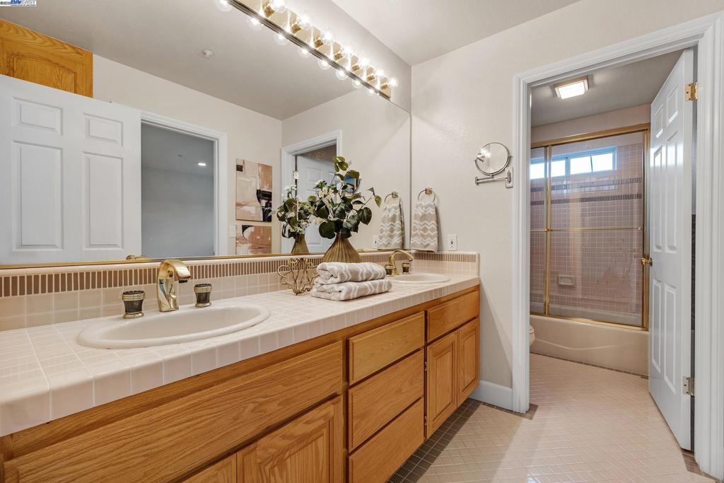 CHARDONNAY ESTAT - Residential