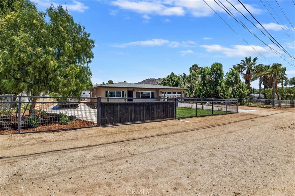 3243 Temescal