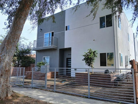 Photo of 1606 W 84th Place, Los Angeles, CA 90047 (MLS # PW26126759)