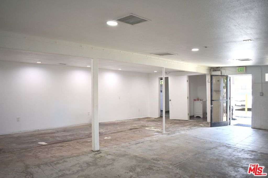 7701 Santa Fe Avenue