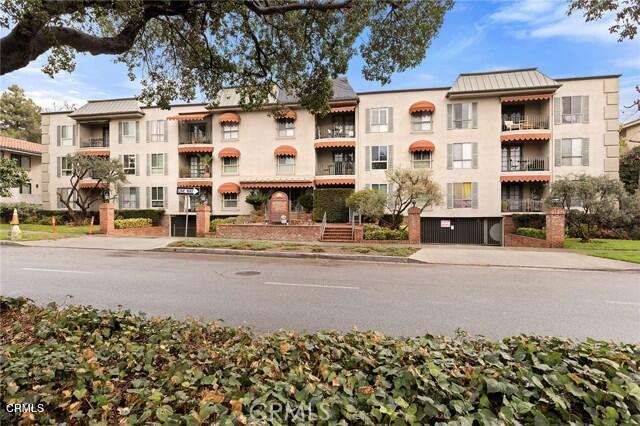 Welcome to this inviting 1-bedroom, 1-bathroom condo located in the heart of Pasadena. Thoughtfully designed for comfort and convenience, this bright and airy home features a living room perfect for relaxing, a dedicated dining area, and an enclosed atrium that brings the outdoors in--ideal for a cozy reading nook, home office, or plant lover's retreat.The bedroom offers ample space and natural light, while the bathroom is tastefully appointed for daily ease. Whether you're a first-time buyer, downsizing, or looking for a prime investment opportunity, this well-maintained condo combines location and lifestyle just minutes from shopping, dining, and all that Pasadena has to offer.Don't miss your chance to own a piece of Pasadena charm!