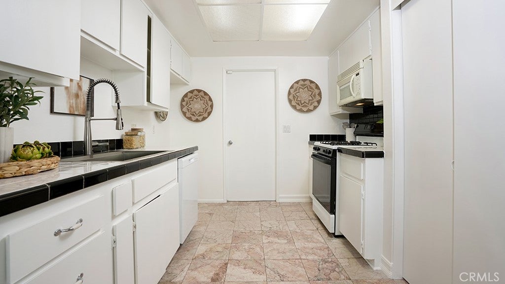 30861 Calle Resplendor, San Juan Capistrano CA 92675 - Photo 12