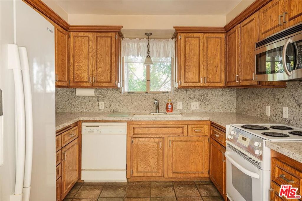 5414 Hartwick Street