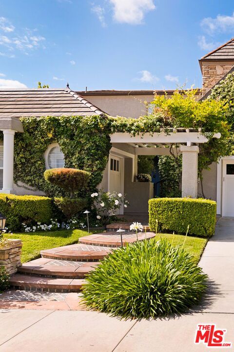 Properties 2326 Sunny Point Street